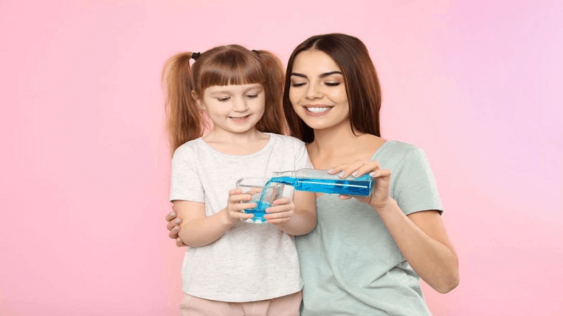 متخصص دندانپزشک کودکان کاشان |استفاده از دهان شویه های فلوراید برای کودکان