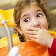 متخصص دندانپزشک کودکان کاشان |چطور ترس کودک را از دندانپزشکی کم کنیم ؟