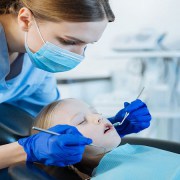 متخصص دندانپزشک کودکان کاشان | بیهوشی عمومی دندانپزشکی کودکان