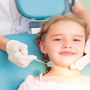 متخصص دندانپزشک کودکان کاشان |فلوراید تراپی کودکان