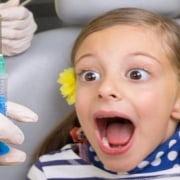 سؤالات متداول عصب‌کشی دندان کودکان | متخصص دندانپزشک کودکان کاشان