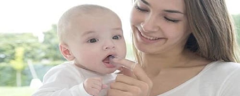 معرفی و روش استفاده مسواک انگشتی | متخصص دندانپزشک کودکان کاشان