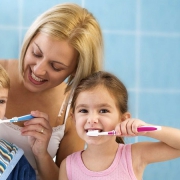 پیشگیری از پوسیدگی دندان کودکان | متخصص دندانپزشک کودکان کاشان