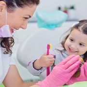 علل اهمیت دندانپزشکی کودکان | متخصص دندانپزشک کودکان کاشان