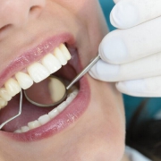 روش های درمان شل شدن دندان های بزرگسال | متخصص دندانپزشک کودکان کاشان