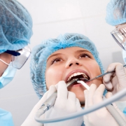 عوارض احتمالی کاشت دندان فوری | متخصص دندانپزشک کودکان کاشان