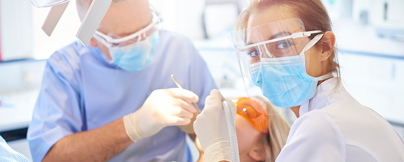 مراقبت‌های بعد از جراحی ریشه باقی مانده در لثه | متخصص دندانپزشک کودکان کاشان